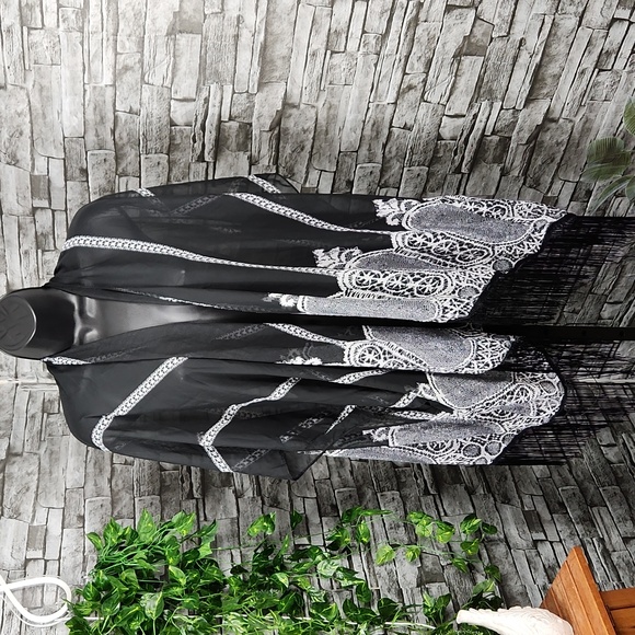 Cruise Club Kimono - Picture 3 of 9